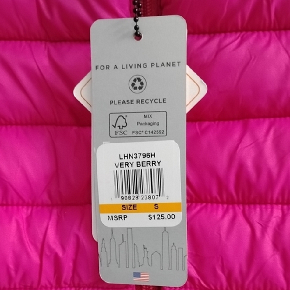 NWT ✨ Hawke & Co ✨ Gorgeous Women's Fuchsia Quilted Vest Size Small - Picture 3 of 6